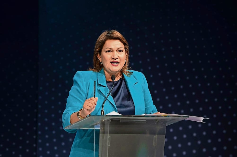 La candidata a la alcaldía de Navojoa también se comprometió durante el debate a empoderar a las mujeres con proyectos productivos, salud y servicios públicos. Foto: Especial