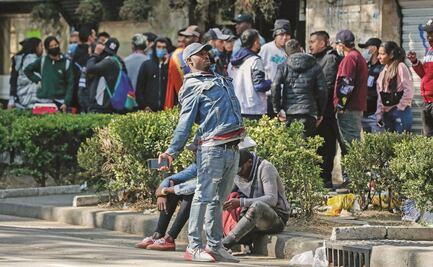 Migrantes acusan abuso en su espera de asilo