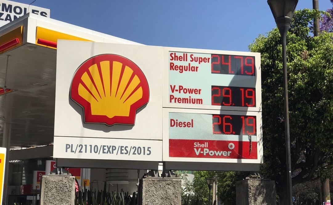 En este corredor de Periférico Norte las gasolineras de la franquicia de Pemex son la opción más económica. Foto: Rebeca Jiménez / EL UNIVERSAL 