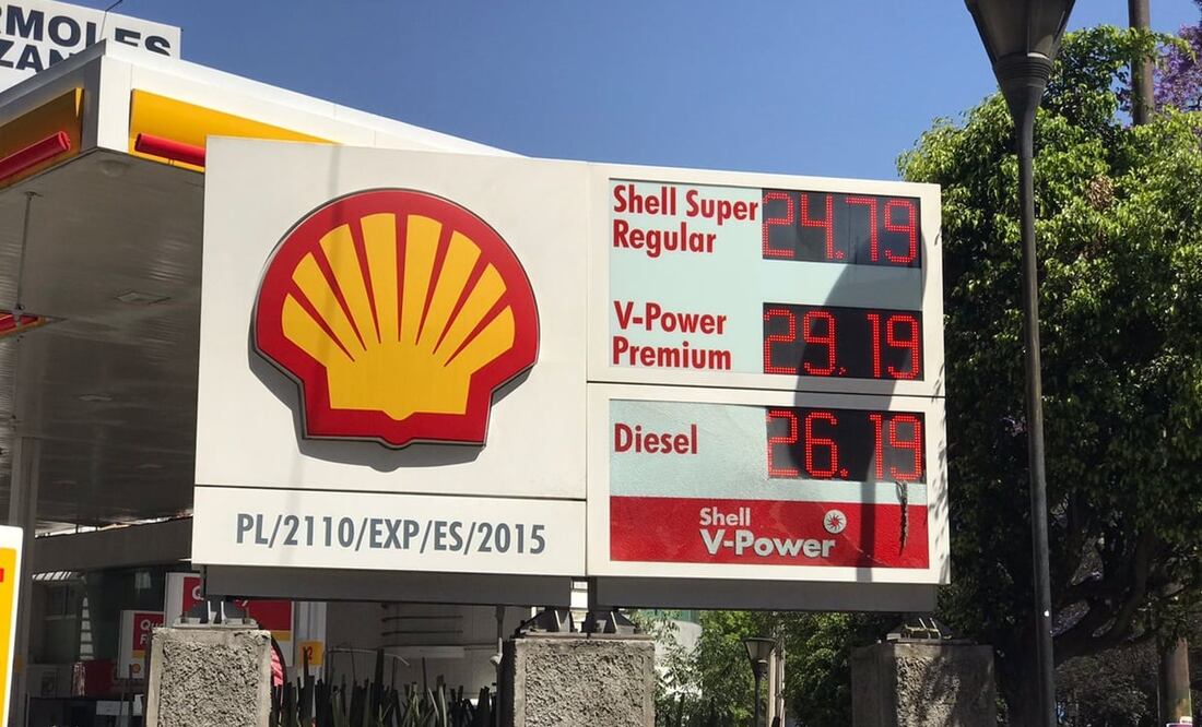 En este corredor de Periférico Norte las gasolineras de la franquicia de Pemex son la opción más económica. Foto: Rebeca Jiménez / EL UNIVERSAL