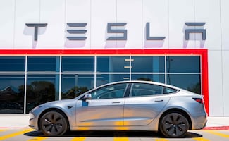 Ventas de Tesla caerán 15% en último trimestre del año, prevé la compañía; para próximos años están muy por debajo de los objetivos