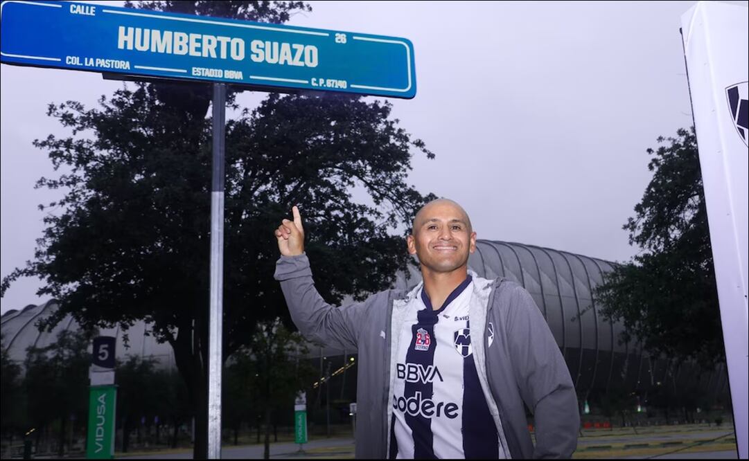 Chupete Suazo es homenajeado en Monterrey / Foto: Rayados
