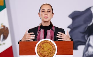 Sheinbaum critica a la oposición por dar el Grito sin nombrar a héroes de la Independencia; “no tienen memoria”, afirma