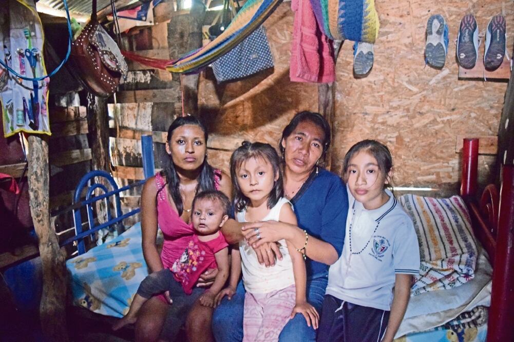 Muchas viviendas no tienen suficiente espacio, lo que obliga a todos sus integrantes a compartir una misma habitación. (ARCHIVO EL UNIVERSAL)