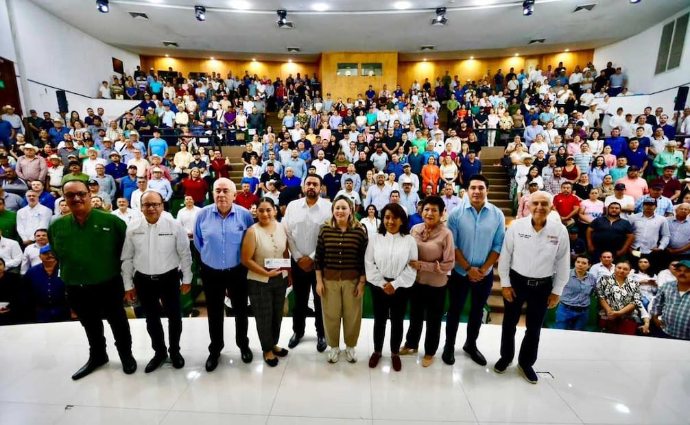 Yeraldine Bonilla busca ampliar el subsidio eléctrico en Sinaloa; entregan 580 apoyos a productores de maíz.
Foto: Especial.