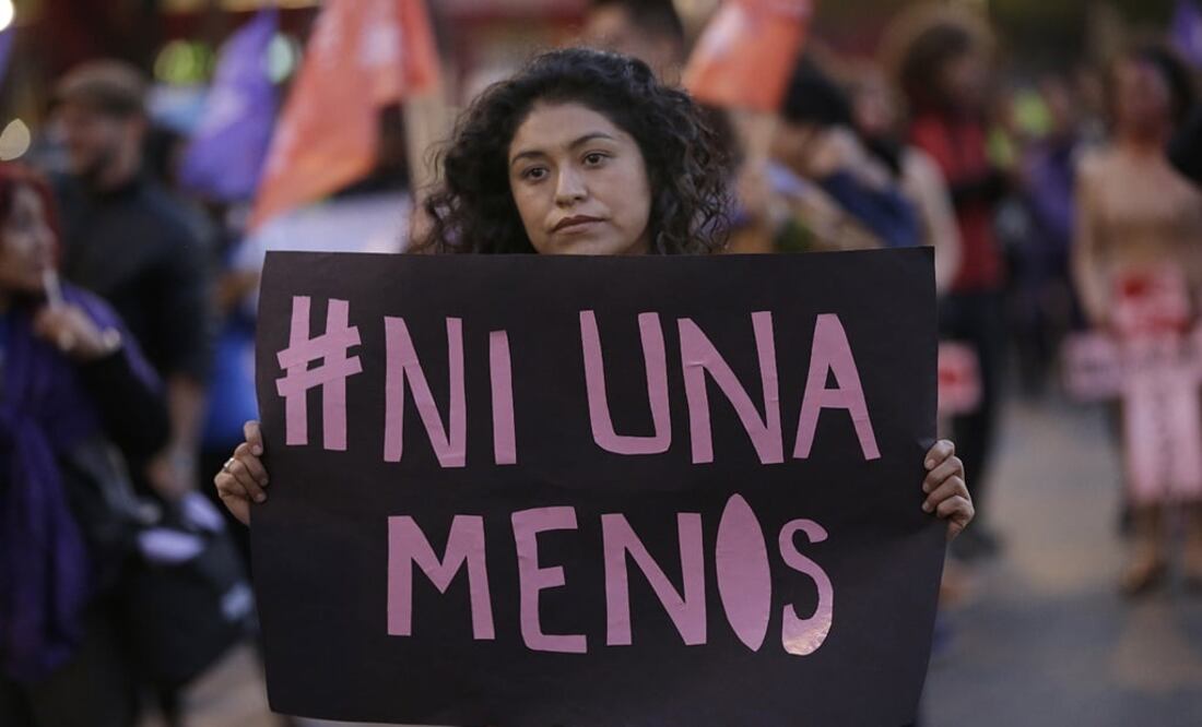 Women protest against gender violence in Mexico City - Photo: Marco Ugarte