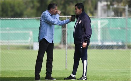 ¿Regaño de Peláez? Así habló con Tena, tras derrota de Chivas vs Tijuana