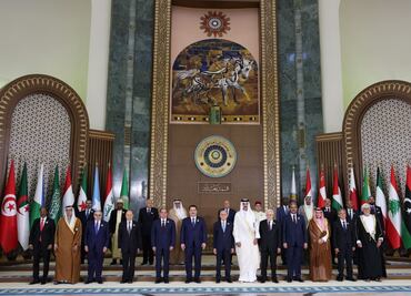 Líderes árabes prometen trabajar en reconstrucción de Gaza; presionan de nuevo por un alto el fuego