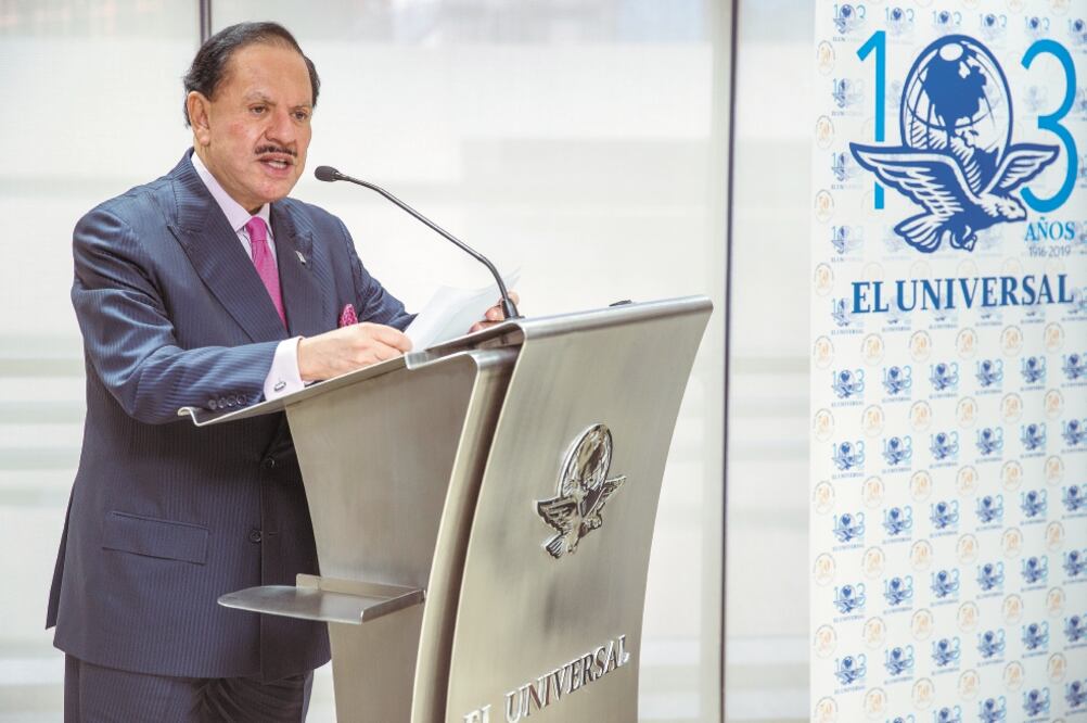 El Licenciado Juan Francisco Ealy Ortiz afirma que EL UNIVERSAL apoyará las causas de México a través de un periodismo veraz. Foto: SERGIO TAPIA. EL UNIVERSAL