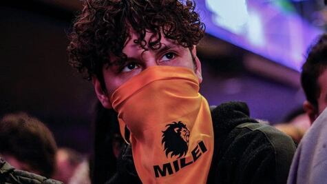 ¿Quiénes son "las Fuerzas del cielo" que estuvieron detrás de la campaña de Javier Milei en Argentina?