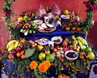 Alimentos que no deben faltar en tu altar este Día de Muertos