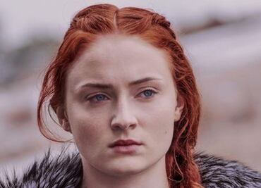Sophie Turner, de "Game of Thrones", luce irreconocible en su nueva serie