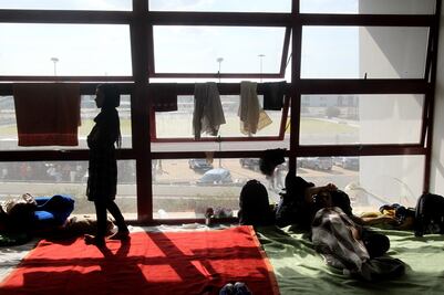 Grecia reabre otra sede olímpica para refugiados