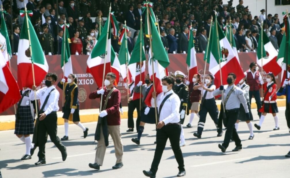 Reportan saldo blanco en desfile cívico militar del 5 de Mayo en Puebla