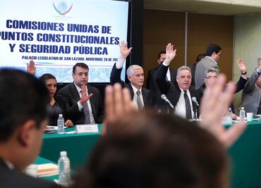 "Sepultan" diputados mando mixto policial en comisiones