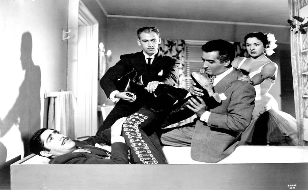 Este still de "Lola Torbellino", con Luis Aguilar, Abel Salazár y Lola Flores hace gala de la iluminación y la composición que capturaban los stillman. Colección Villasana.