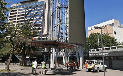 Retiran anuncios de la Glorieta de los Insurgentes por riesgo