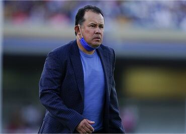 Juan Reynoso habría renunciado a Cruz Azul tras los cambios en la directiva