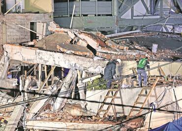 Entregan copia de expedientes de Protección Civil del colegio Rébsamen