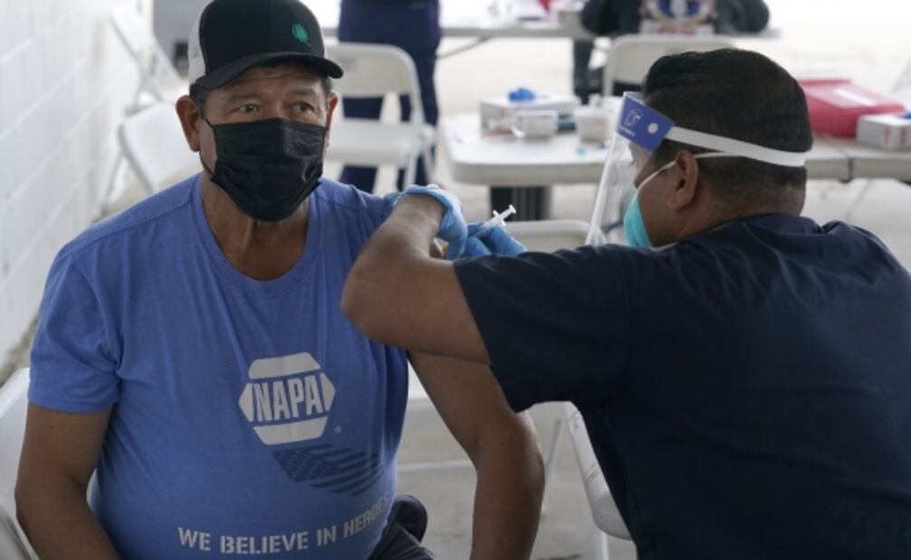 Estudio alerta sobre reacciones cutáneas a la vacuna de Moderna contra el Covid-19