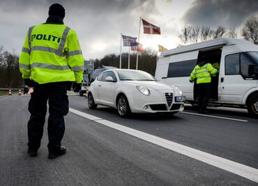 Policía investiga "explosiones" cerca de la embajada de Israel en Copenhague; hay tres detenidos