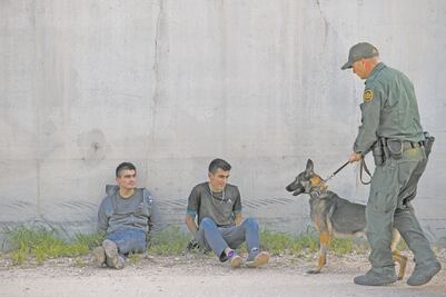 EU exalta trabajo de México en la frontera