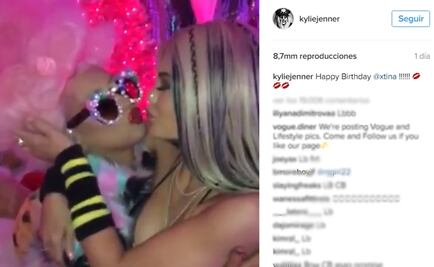 Kylie Jenner besó en la boca a Christina Aguilera