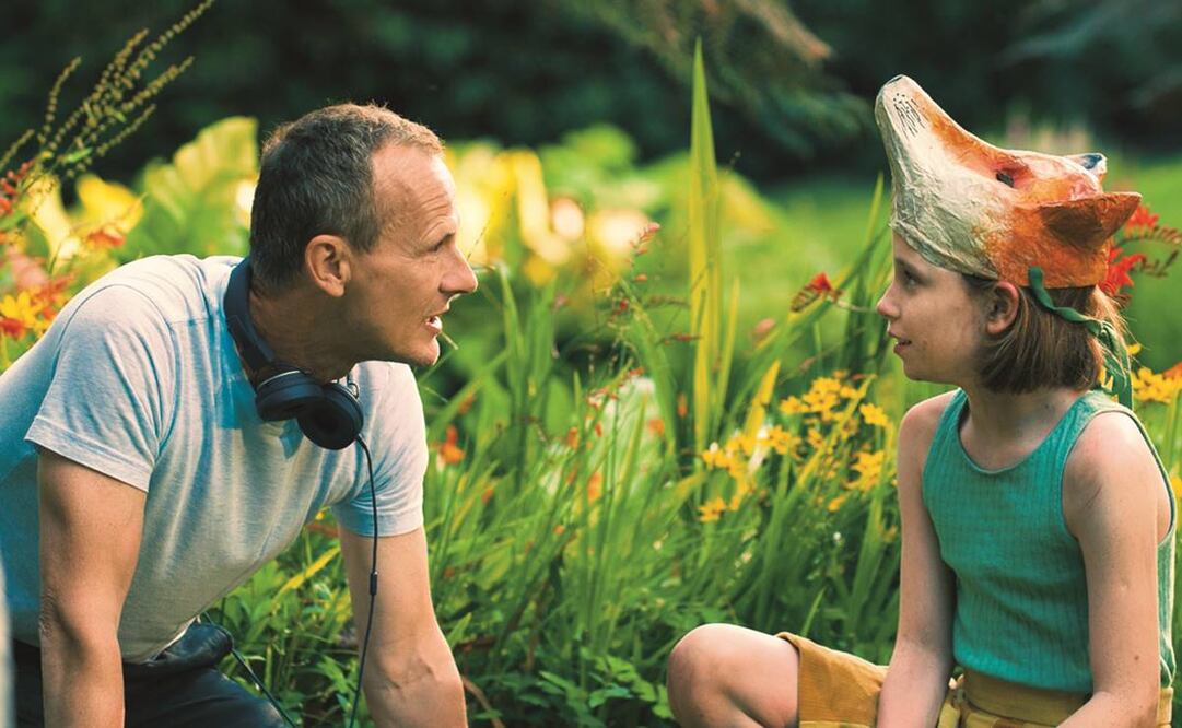 Munden dirige a Dixie Egerickx en el papel de una niña pequeña que, en medio de un castillo abandonado en la India, descubre un hermoso jardín que emana de su imaginación y no es del todo real. Foto: CLASOS