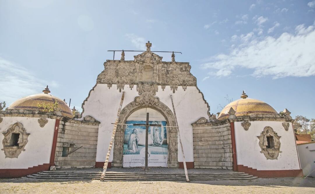 La estructura destinada por la Iglesia católica para el templo a San Juan Diego continúa en obra negra y en el espacio sólo se ve el inicio de la construcción.