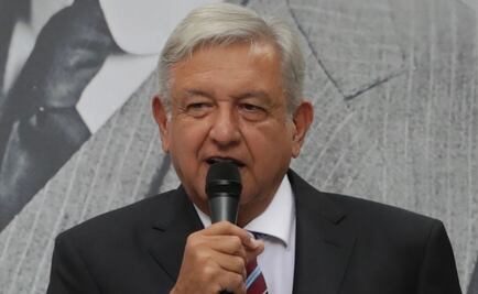 Reparte AMLO inciativas a sus bancadas; van por una a la semana