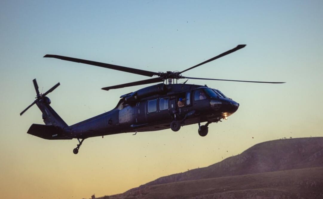 Llega helicóptero artillado Black Hawk de Estados Unidos que se utilizará para combatir al crimen organizado. Fotos Especiales