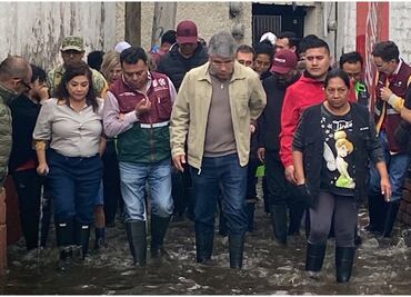 Clara Brugada recorre zonas afectadas de Xochimilco tras fuerte lluvia; "vengo a ver la situación"