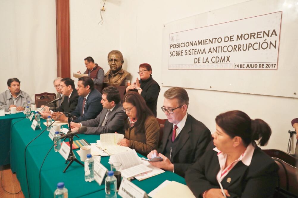 Los diputados locales de Morena realizaron una conferencia de prensa ayer en la Asamblea Legislativa para dar a conocer su posicionamiento respecto al análisis del Sistema Anticorrupción. (CRISTOPHER ROGEL. EL UNIVERSAL)