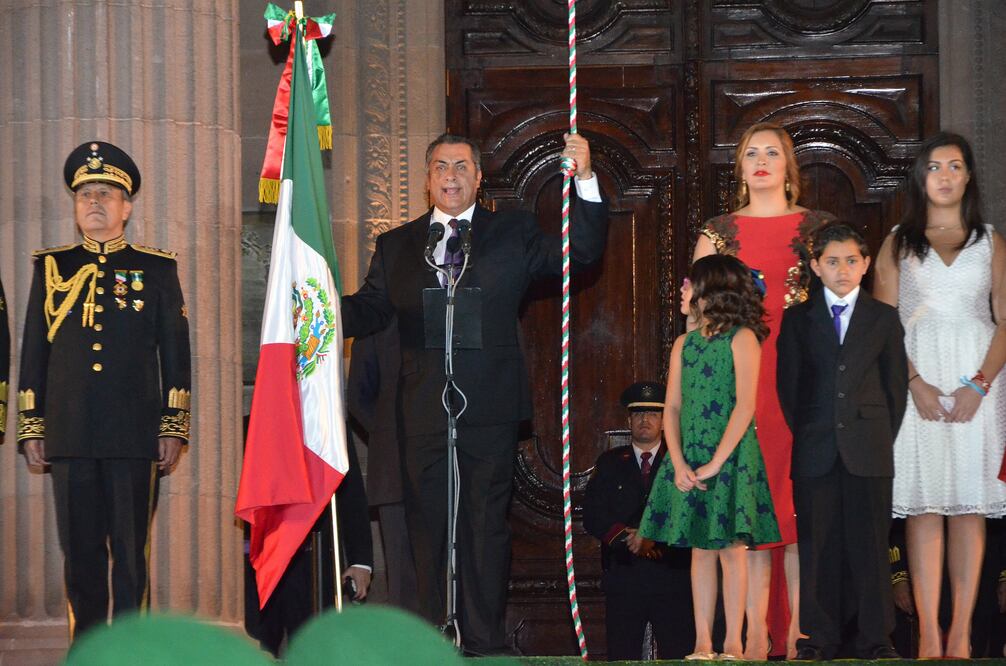 El gobernador de Nuevo León, Jaime Rodríguez Calderón, durante la ceremonia del Grito de Independencia en la Explanada de los Héroes (Emilio Vásquez / EL UNIVERSAL)