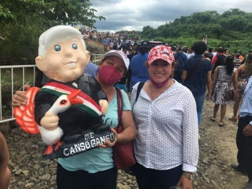 Historia en Veracruz. Alcancía con la figura de AMLO, para el Día del Padre
