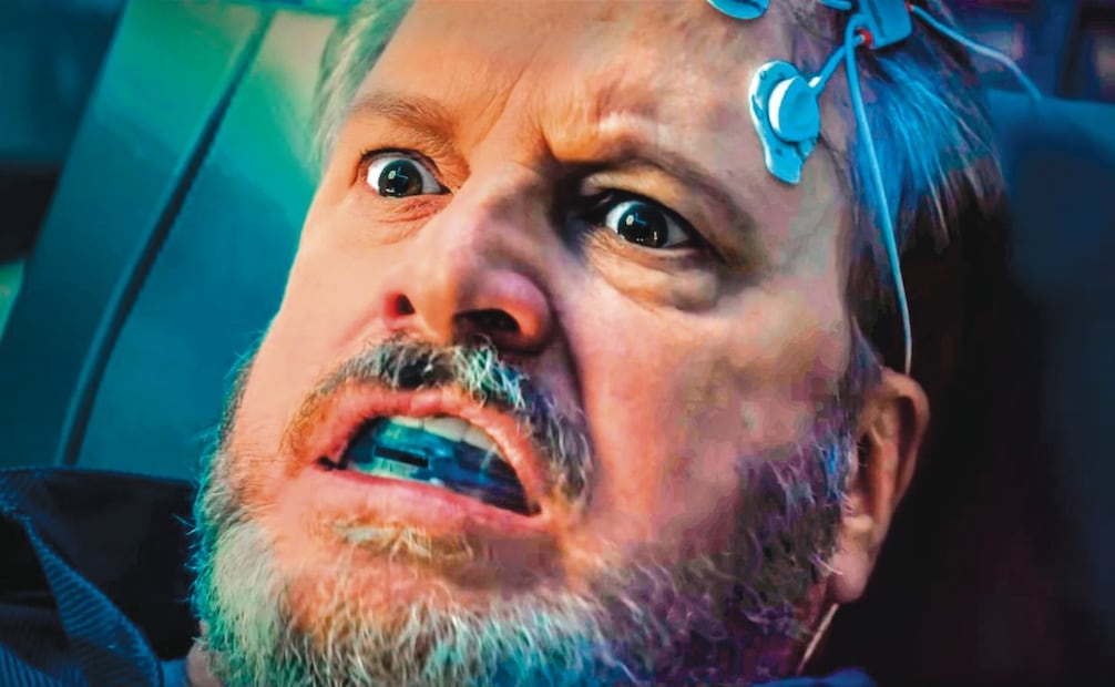 Colin Firth es Noah Scanlon, quien intenta ocultar información sobre la vida extraterrestre. Foto: UNIVERSAL PICTURES