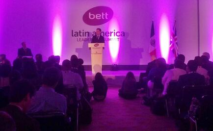 Nuño pide a maestros atender sus obligaciones