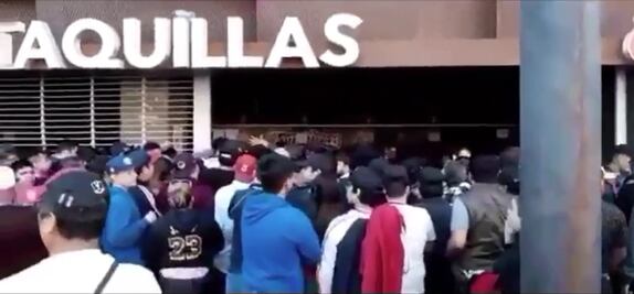 Caos en las taquillas del Estadio de Tomateros por boletos para la final de la LMP