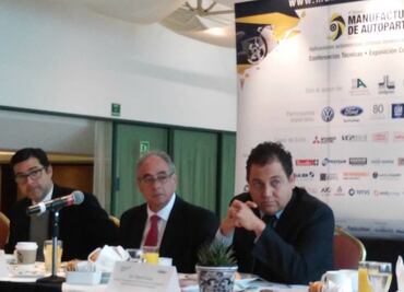 Plásticos, tecnología que disminuye el peso de los autos