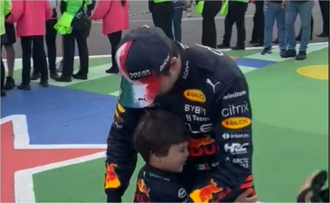 Checo Pérez y su hijo / FOTO: ESPECIAL