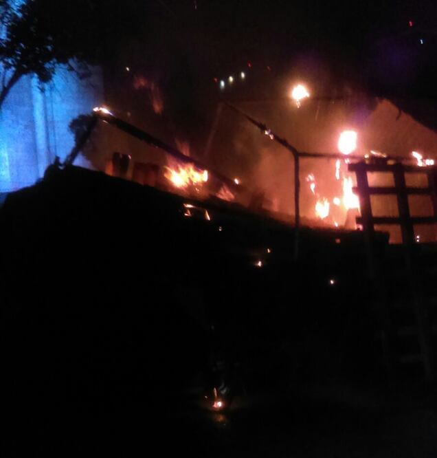 De acuerdo con los primeros reportes, el siniestro se registró en una de las carpas que no está habitada (ESPECIAL)