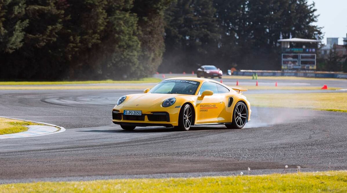 Porsche World Roadshow México, más de 20 autos deportivos al límite