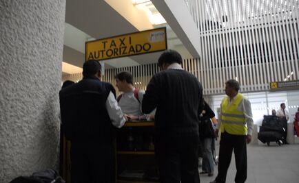 Taxistas de AICM afirman que multa busca favorecer a aplicaciones