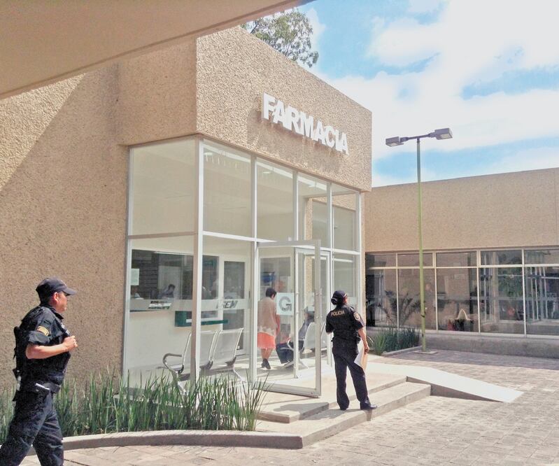 En el Edomex sólo existen dos hospitales: el de La Perla (foto) y el Gustavo Baz, los cuales son insuficientes para atender la demanda. Foto: ARCHIVO EL UNIVERSAL