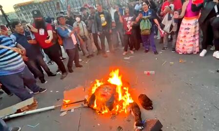 “No tiene sentido”: AMLO descarta reunirse con ministra Norma Piña tras quema de su figura en mitin