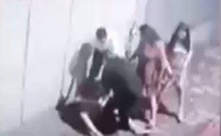 Captan en video agresión a joven en calles de Toluca; FGJEM abre investigación para dar con su paradero 