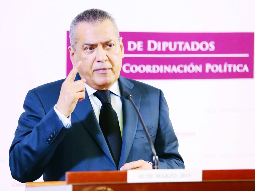 En conferencia, el político priísta se refirió a las declaraciones del gobernador de Sonora, quien lo acusa de intervenir en el proceso electoral (ARCHIVO EL UNIVERSAL)