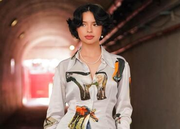 ¿Ángela Aguilar rompió el protocolo al posar junto a la Reina Sofía?