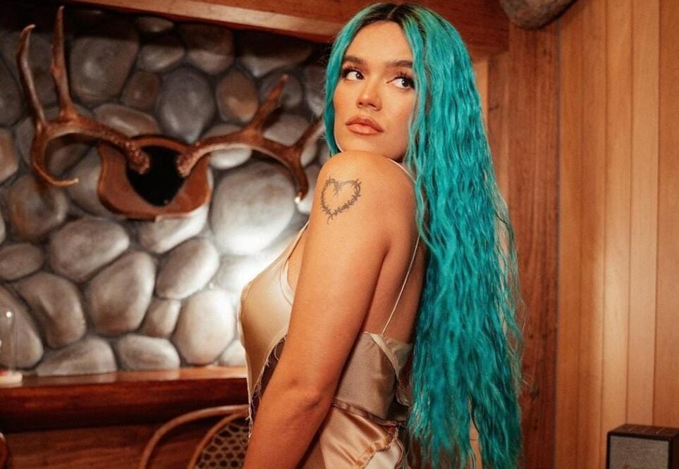 Karol G decidió usar poco maquillaje en su primera portada de Vogue. Foto: Instagram @karolg