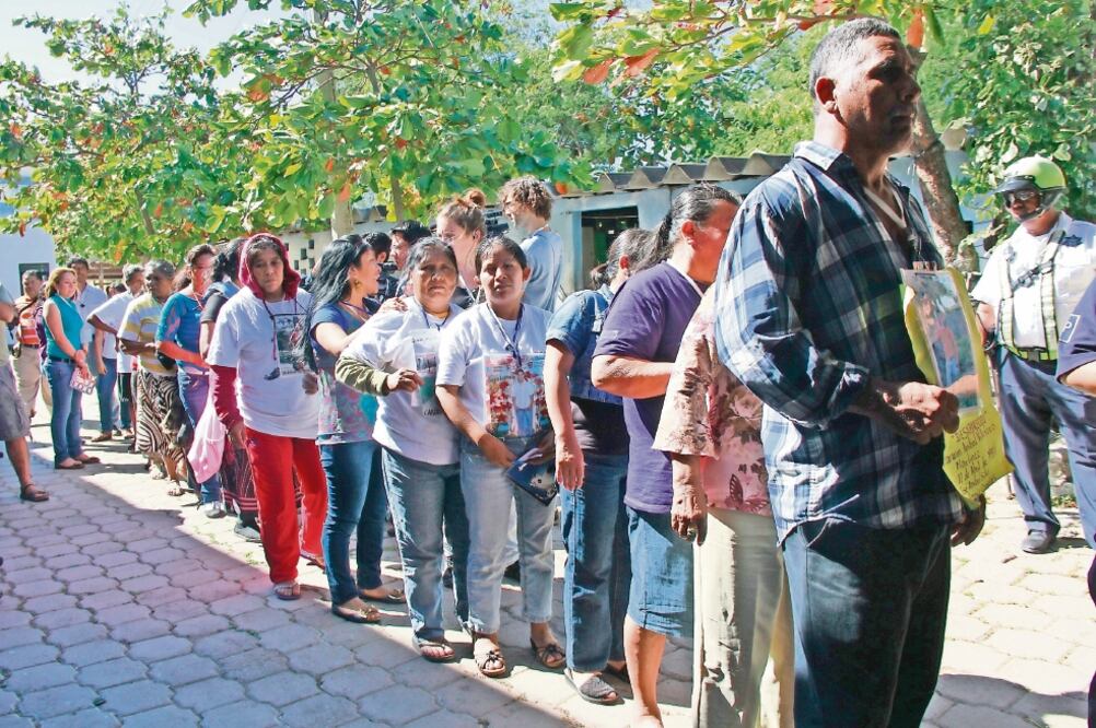 Los derechos humanos de los migrantes centroamericanos que atraviesan México en busca de llegar a Estados Unidos son sistemáticamente violados, dicen académicos de la Iberoamericana (ARCHIVO EL UNIVERSAL)